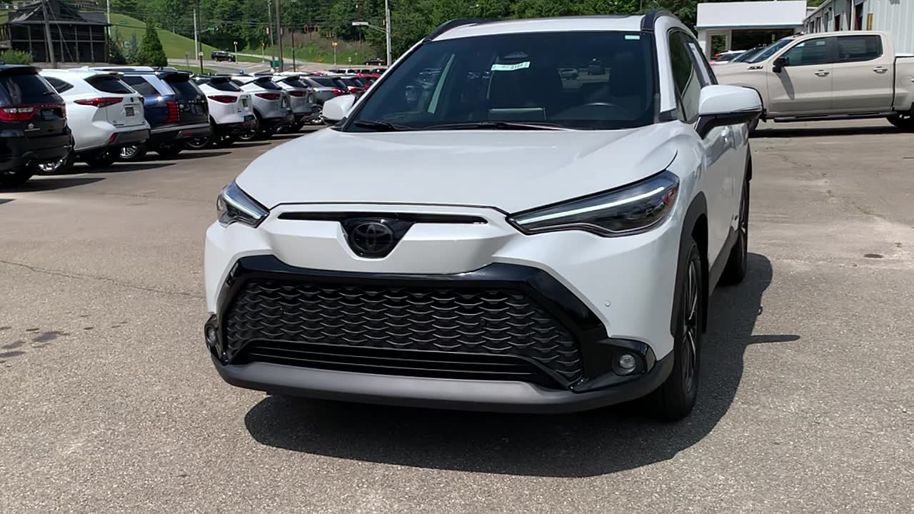Used 2024 Toyota Corolla Cross AWD Hybrid w/ Convenience Package image 8