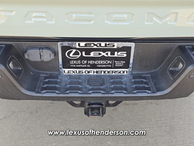 Used 2022 Toyota Tacoma TRD Off-Road AWD/4WD image 14