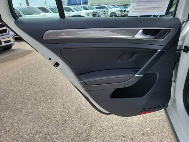 Used 2017 Volkswagen Golf Alltrack SE AWD/4WD image 14