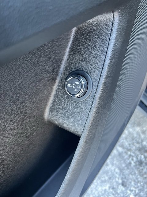 Used 2020 Chevrolet Traverse LT w/ Driver Confidence II Package image 13