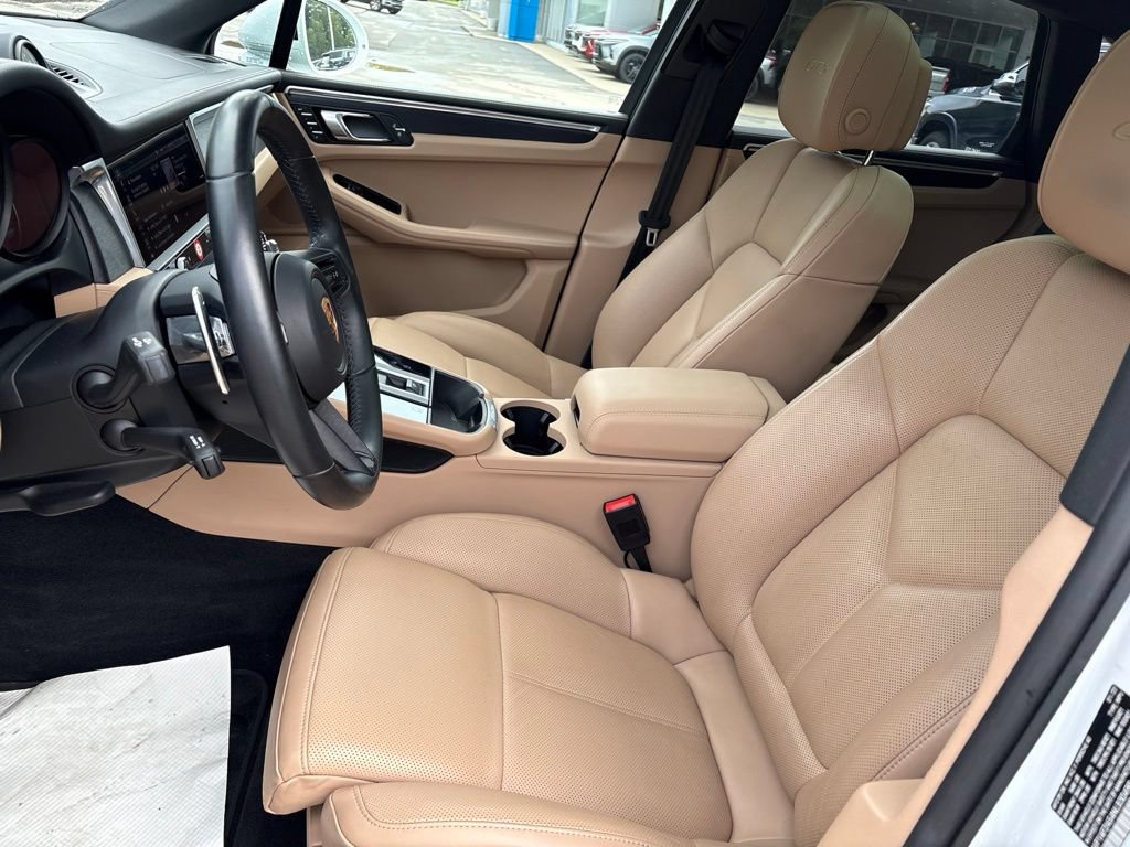 Used 2022 Porsche Macan GTS AWD/4WD image 9