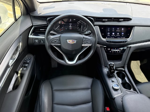 Used 2024 Cadillac XT6 Luxury w/ LPO, Floor Liner Package FWD image 24