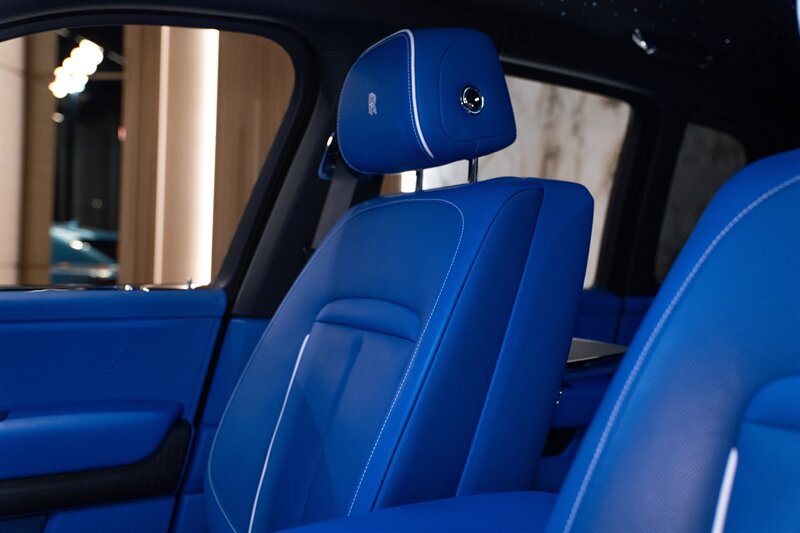 Used 2023 Rolls-Royce Cullinan AWD/4WD image 29
