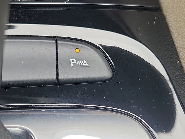 Used 2019 Buick Regal Preferred w/ Sights and Sounds Package FWD image 23
