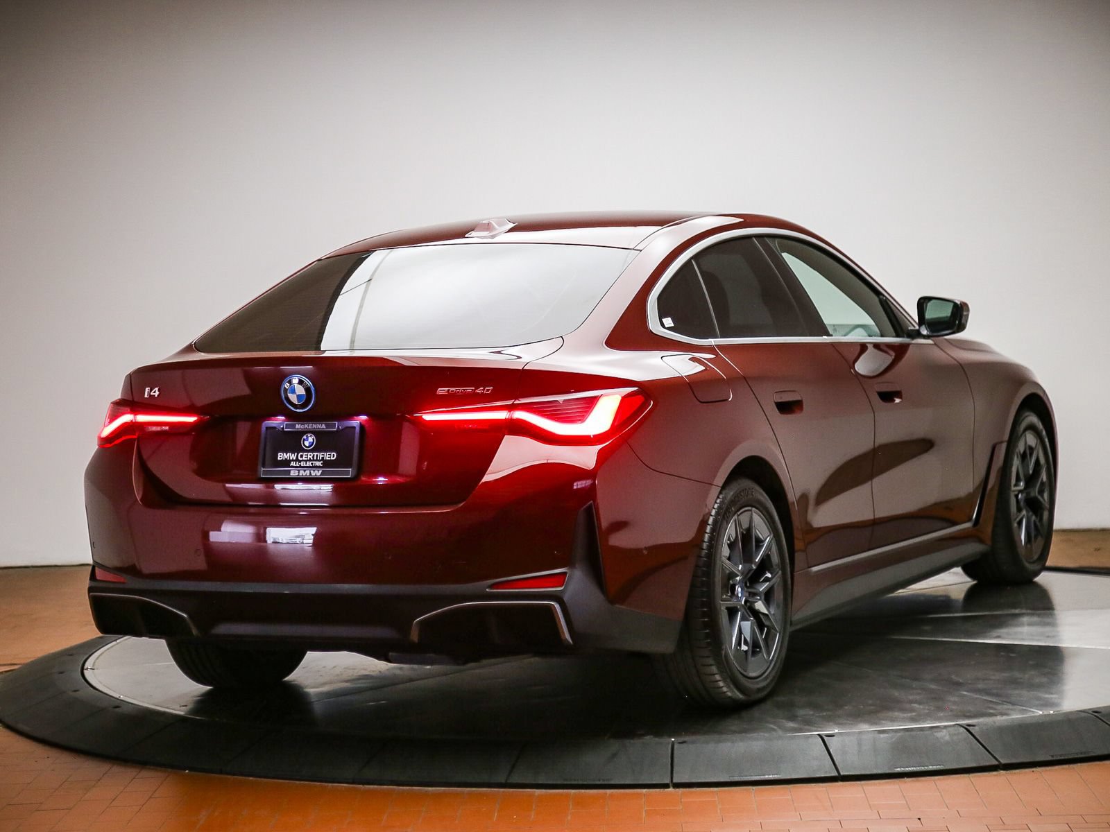 Certified 2023 BMW i4 eDrive40 w/ Premium Package RWD image 5