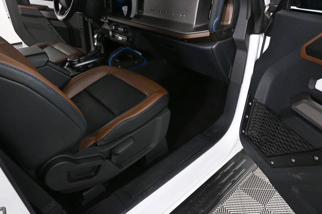 Used 2022 Ford Bronco Outer Banks AWD/4WD image 19