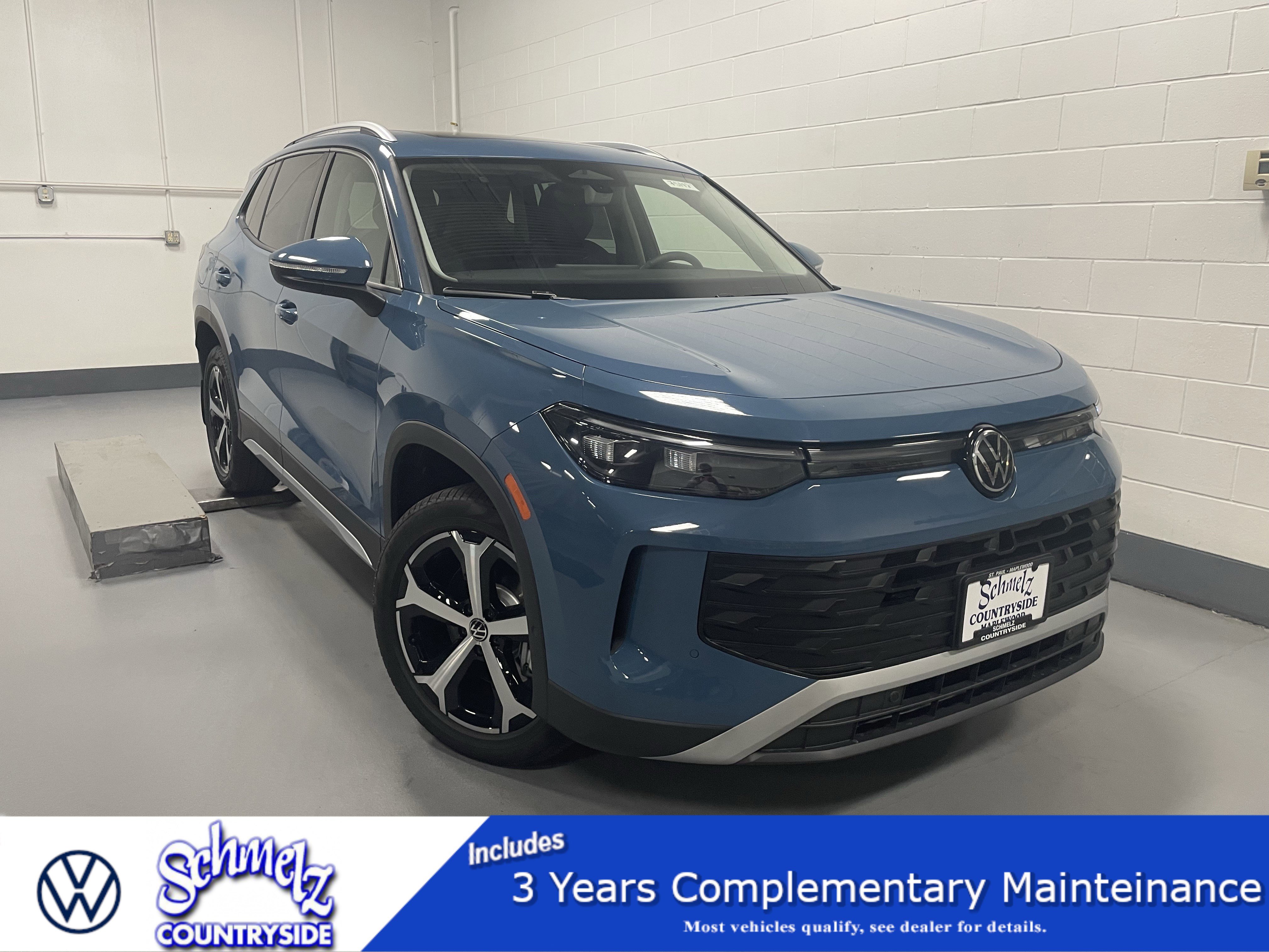 New 2025 Volkswagen Tiguan SE image 1