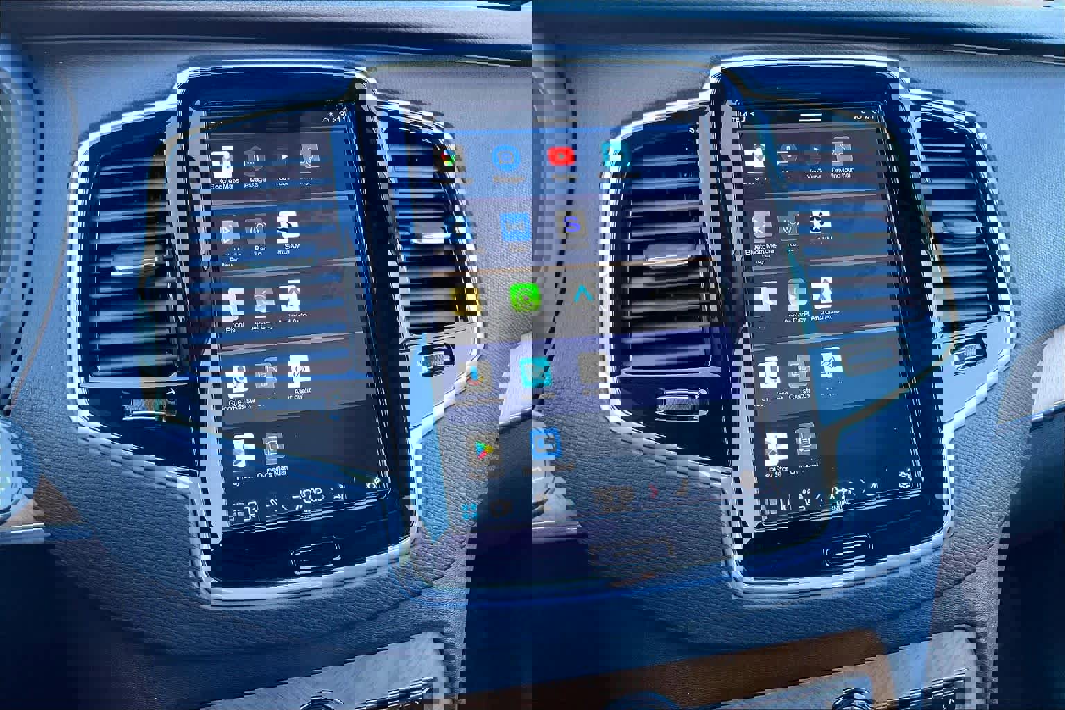 Used 2023 Volvo XC90 B5 Plus image 35