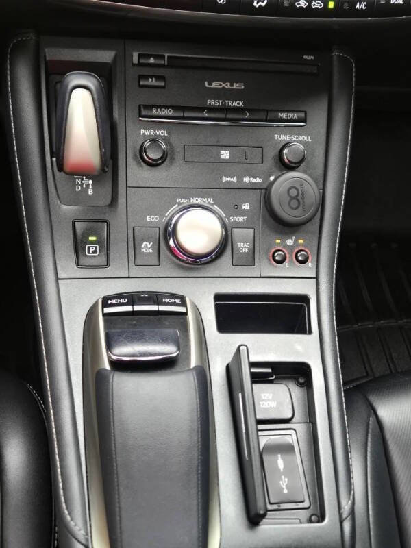Used 2014 Lexus CT 200h Base 4dr Hatchback image 22