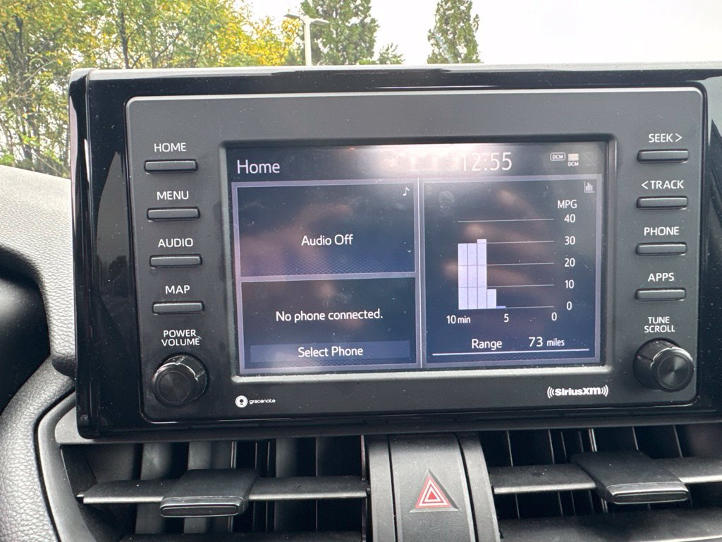 Used 2021 Toyota RAV4 LE AWD/4WD image 17