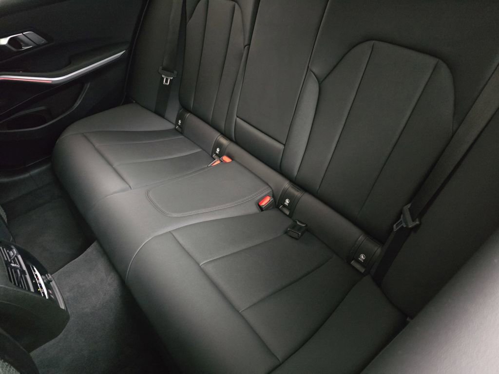 Used 2020 BMW 330i xDrive Sedan w/ Convenience Package image 16