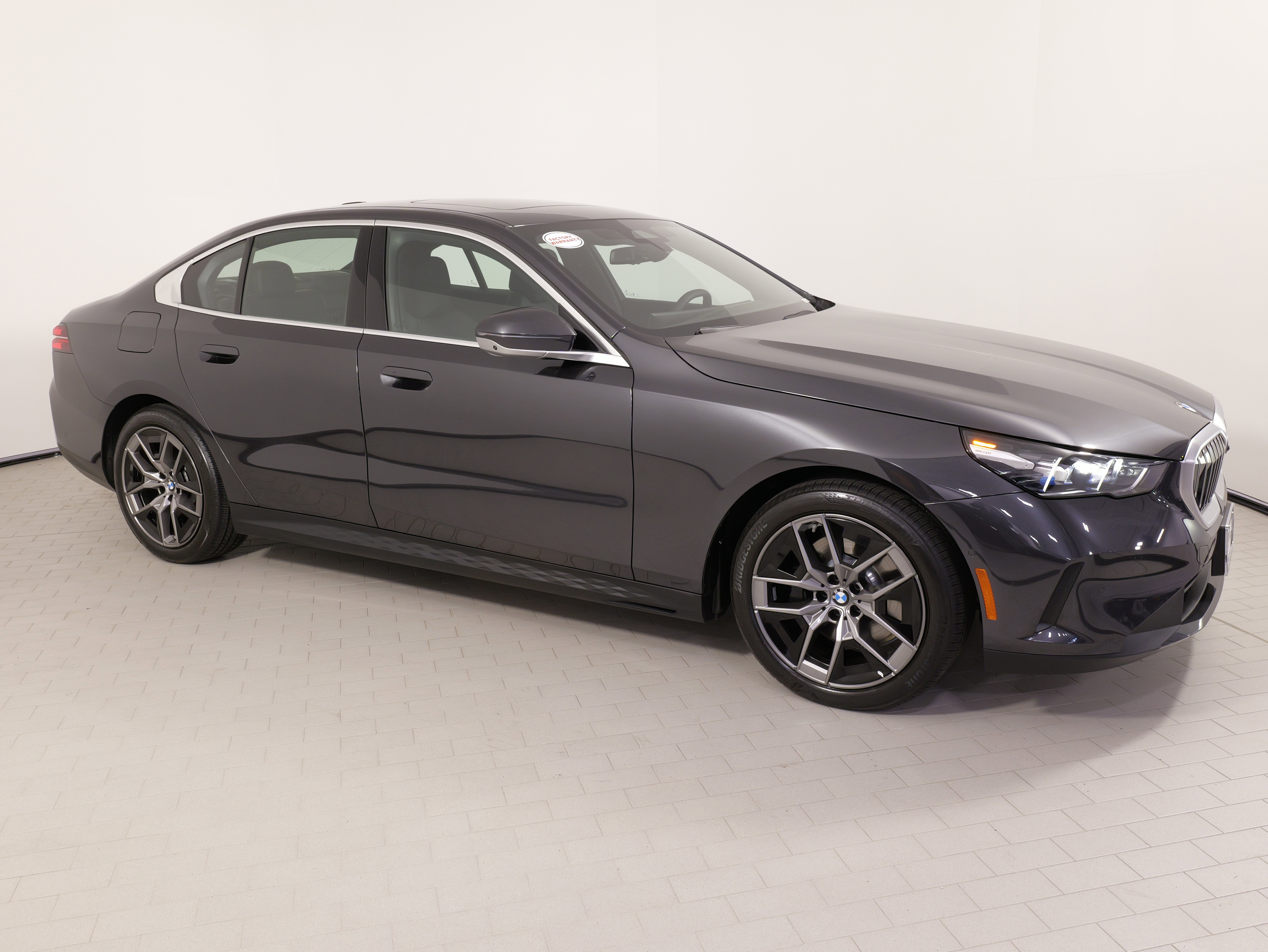 Used 2026 BMW 530i xDrive w/ Premium Package image 8
