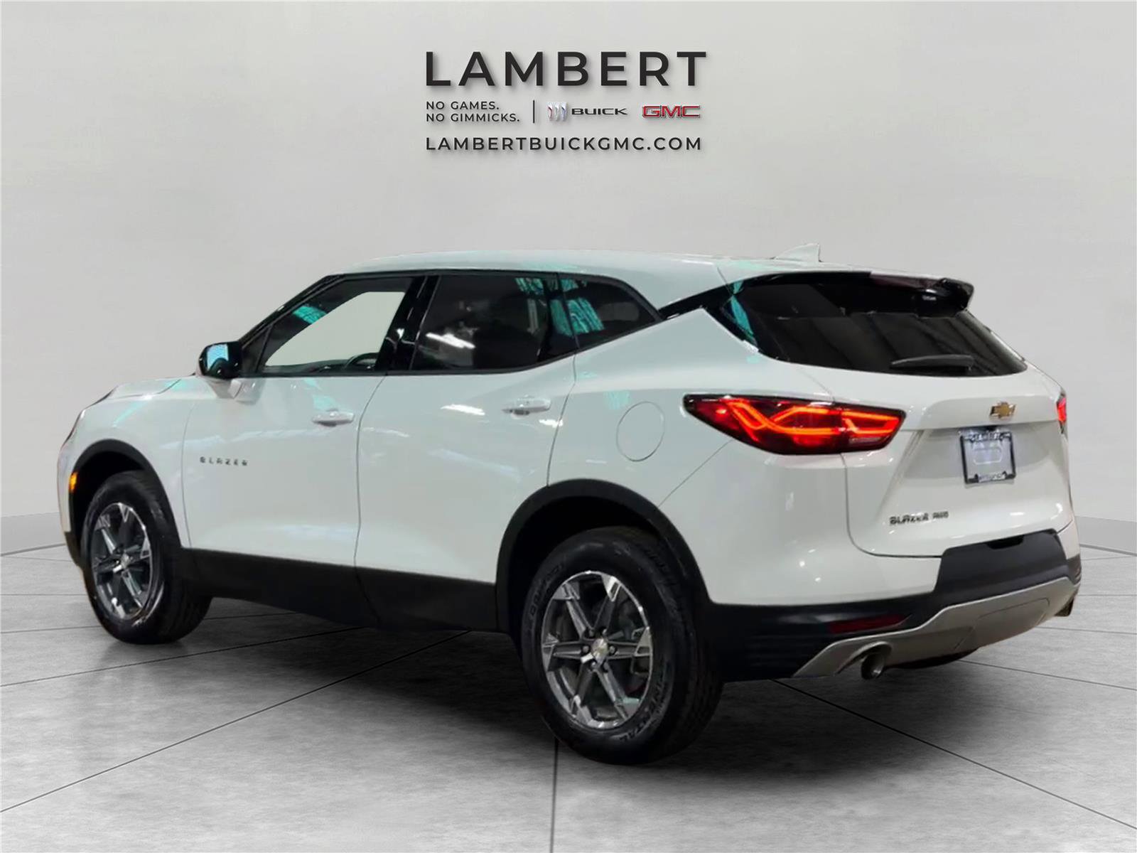 Used 2025 Chevrolet Blazer LT image 3