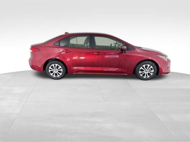 Used 2022 Toyota Corolla LE w/ Premium Interior Package image 5