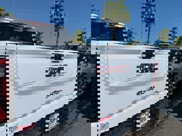 New 2025 GMC Sierra 2500 SLT w/ SLT Convenience Package image 8