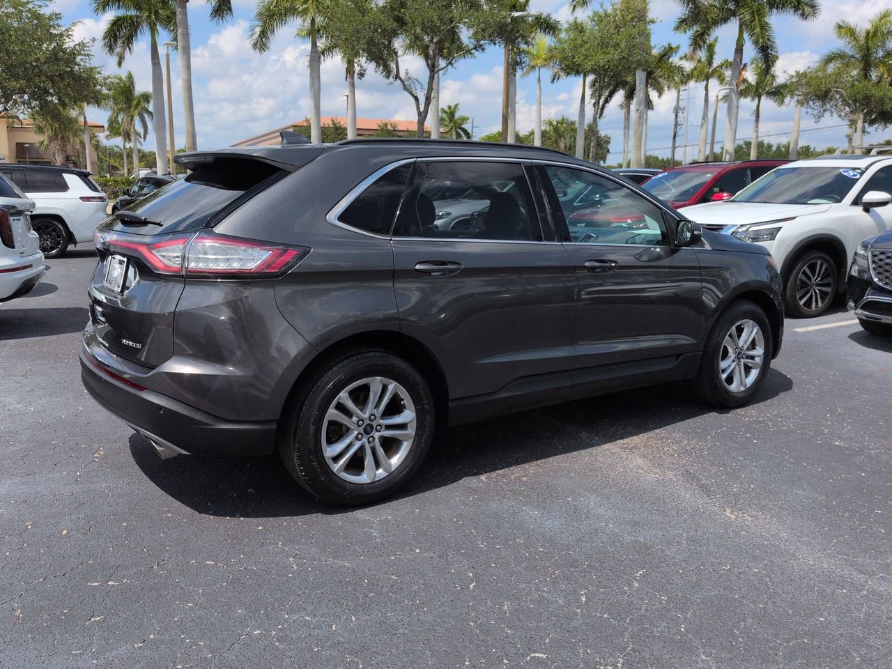 Used 2018 Ford Edge SEL w/ Equipment Group 201A FWD image 4