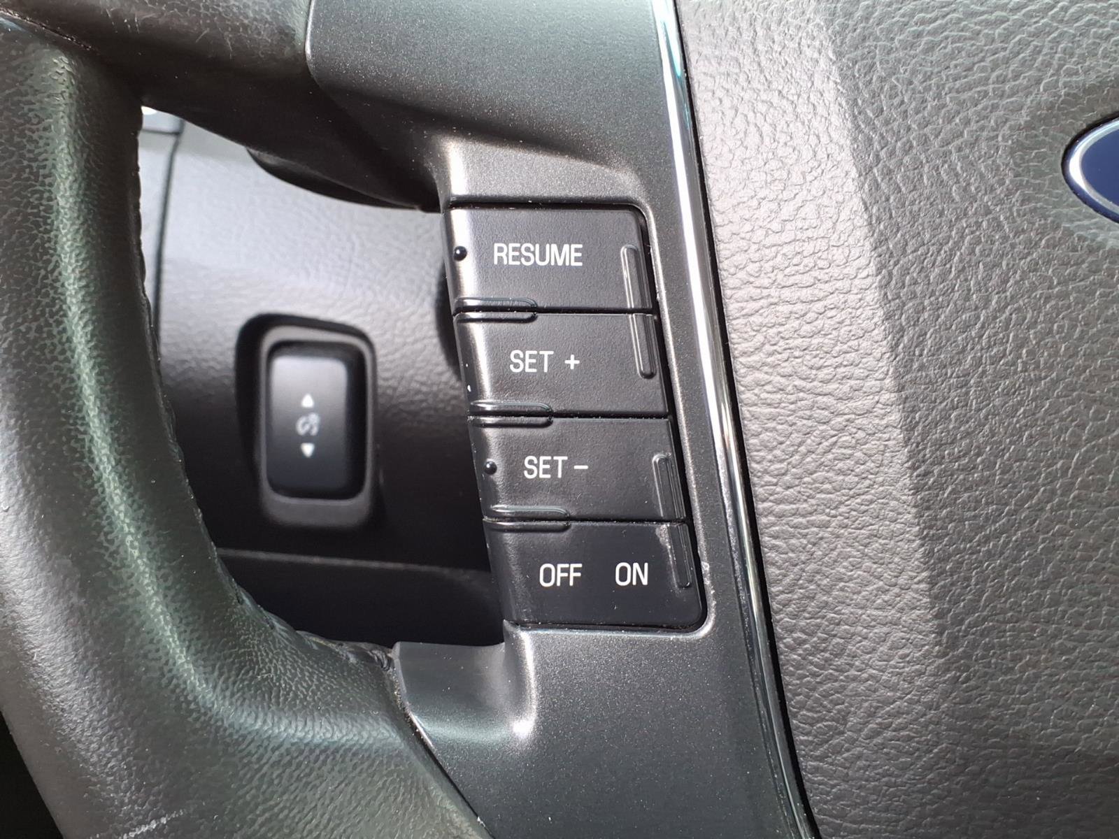 Used 2012 Ford Taurus SEL image 23