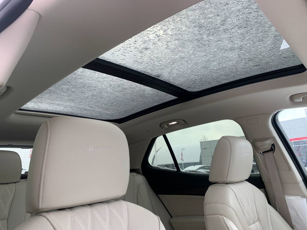 Used 2023 Buick Envision Avenir image 19