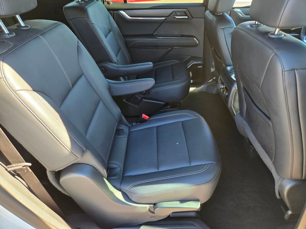 Used 2024 GMC Acadia Elevation image 13