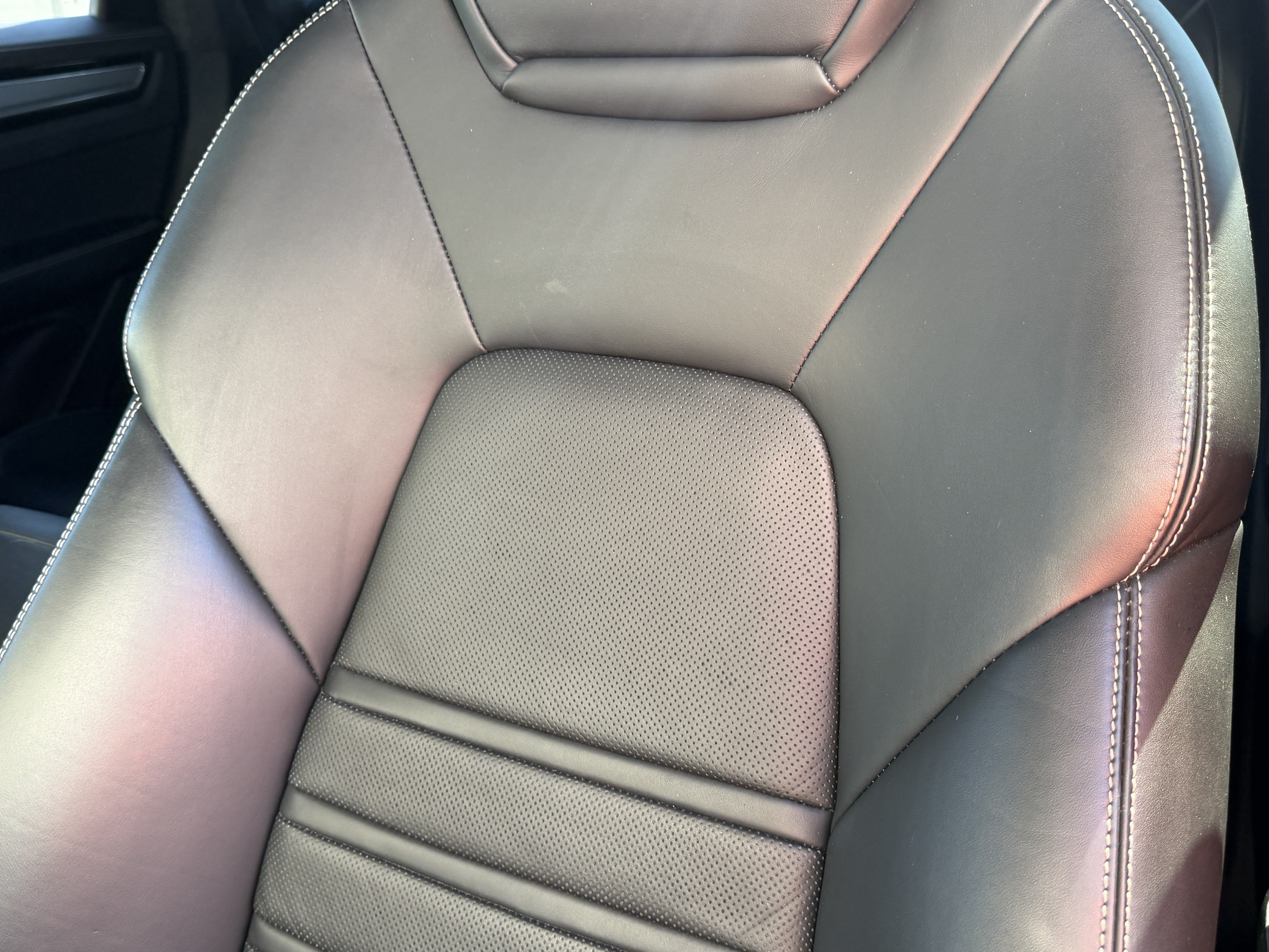 Certified 2022 Porsche Cayenne Turbo S AWD/4WD image 5