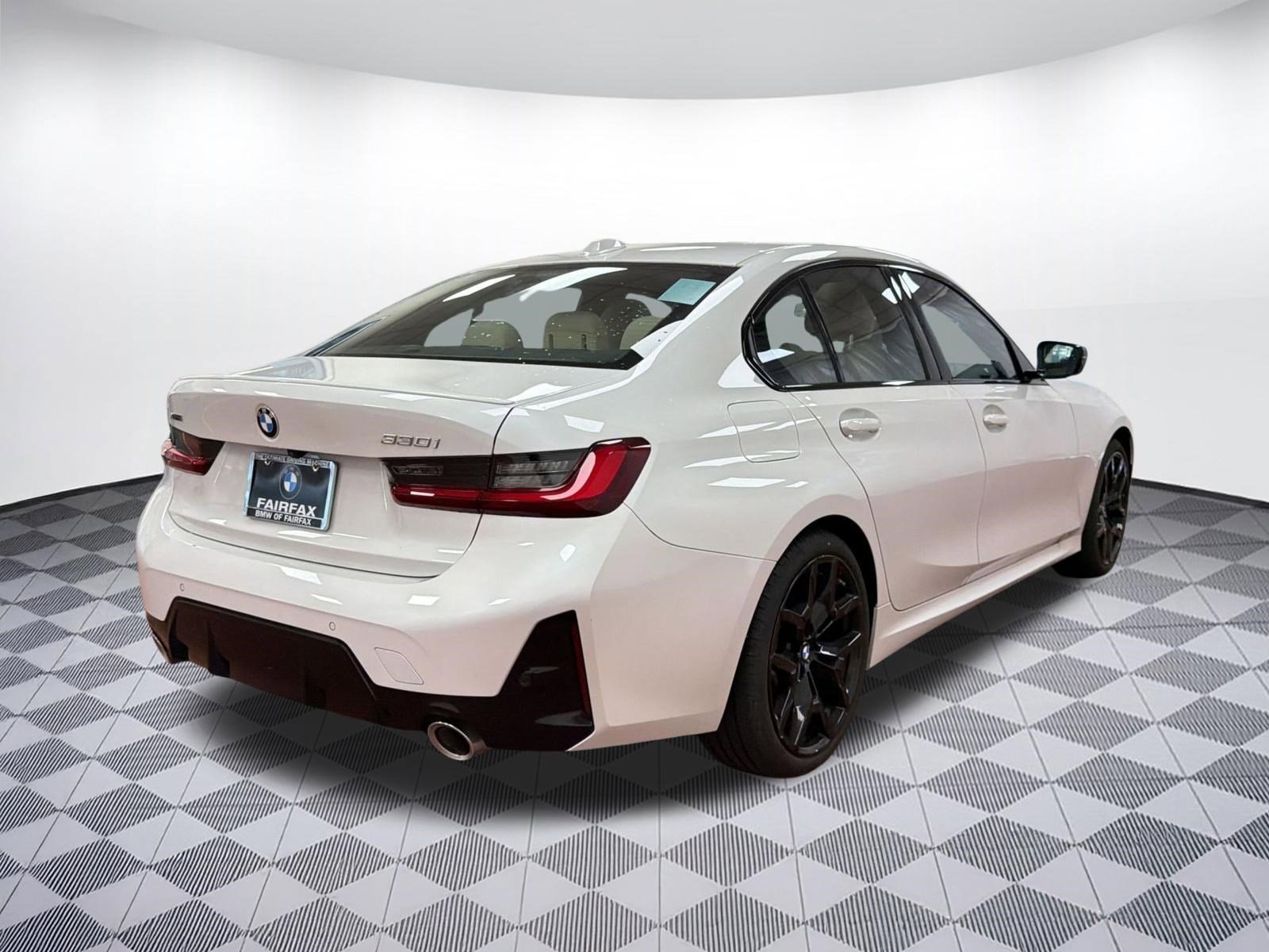 Certified 2025 BMW 330i xDrive Sedan AWD/4WD image 8