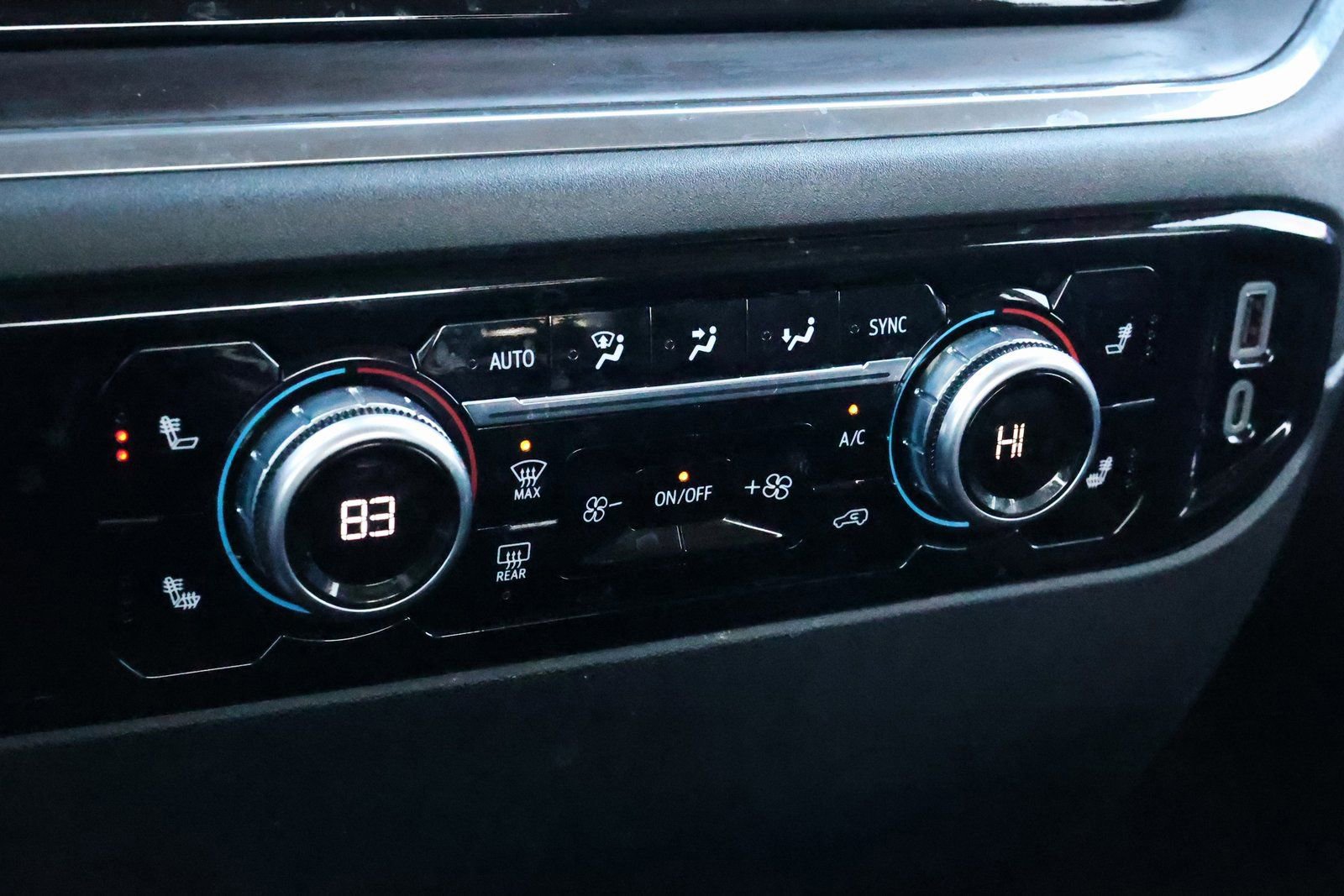 Used 2024 GMC Sierra 1500 SLT w/ X31 Off-Road Package image 22