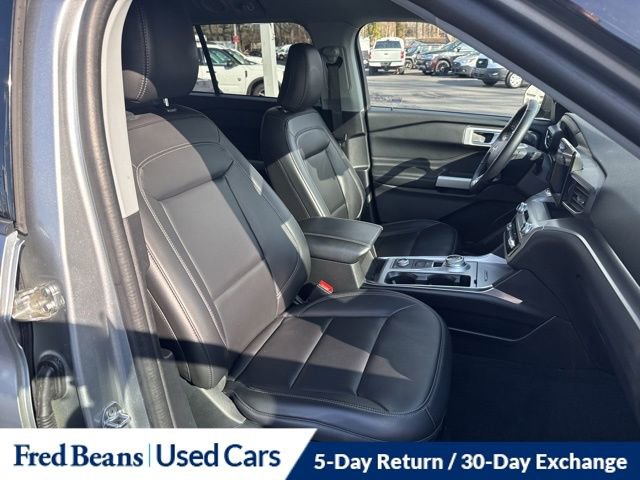 Certified 2022 Ford Explorer XLT w/ Equipment Group 202A AWD/4WD image 12