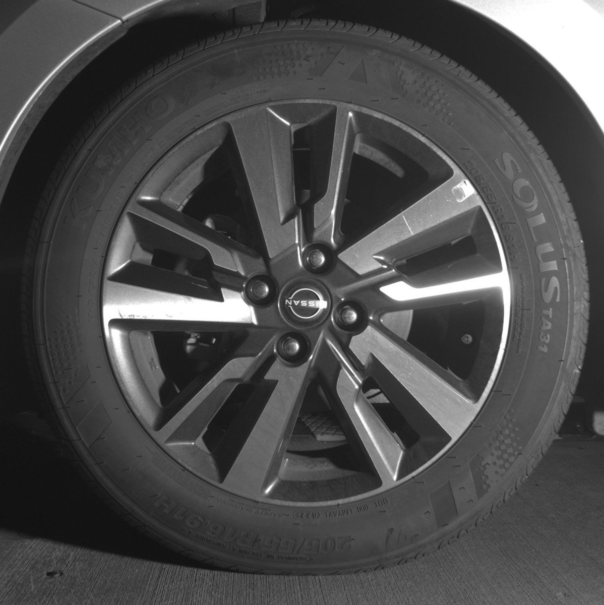 Used 2025 Nissan Versa SV image 12