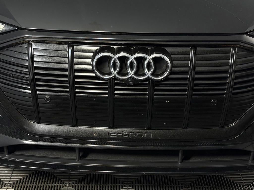 Used 2021 Audi e-tron Premium w/ Convenience Plus Package AWD/4WD image 12
