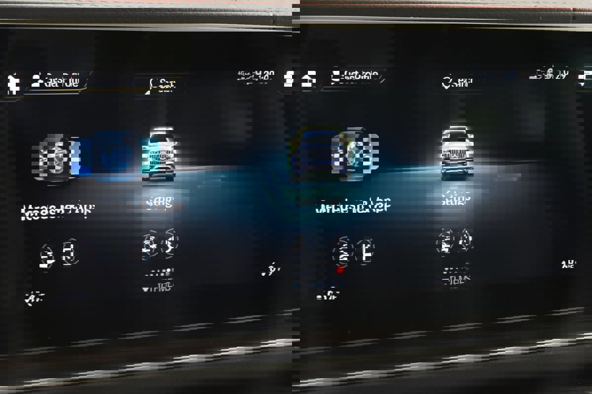 Used 2022 Mercedes-Benz GLE 53 AMG 4MATIC w/ 3rd Row Seat Package image 38