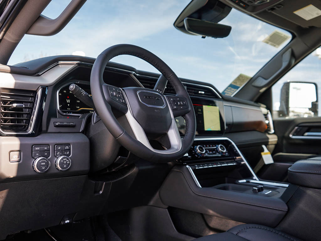 New 2025 GMC Sierra 3500 Denali w/ Denali Reserve Package image 17