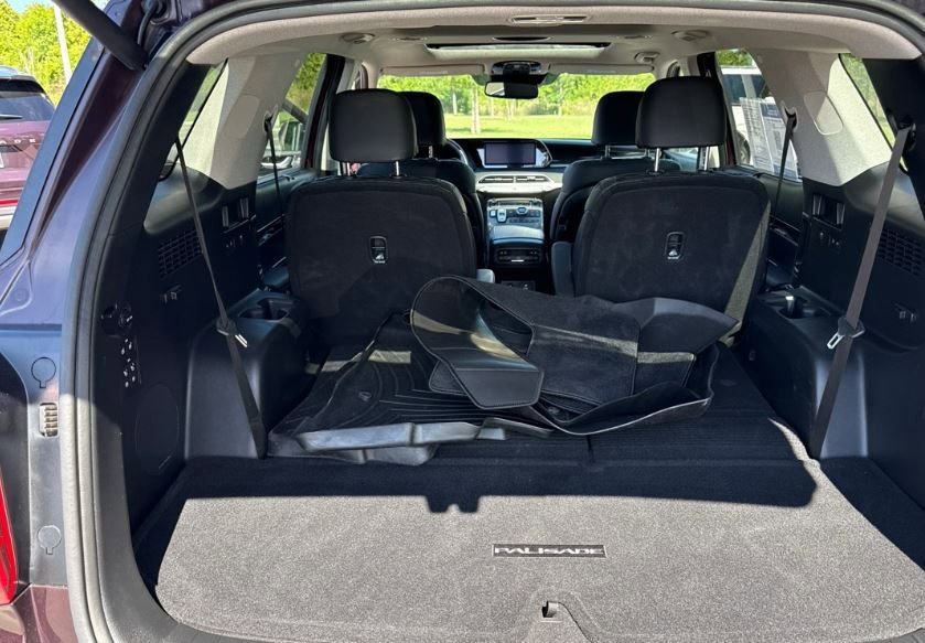 Used 2021 Hyundai Palisade Limited FWD image 3