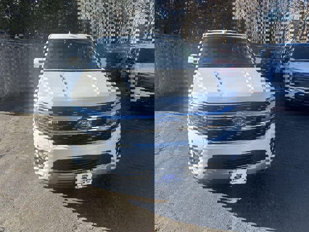 Used 2024 Ford Expedition Max Limited AWD/4WD image 2