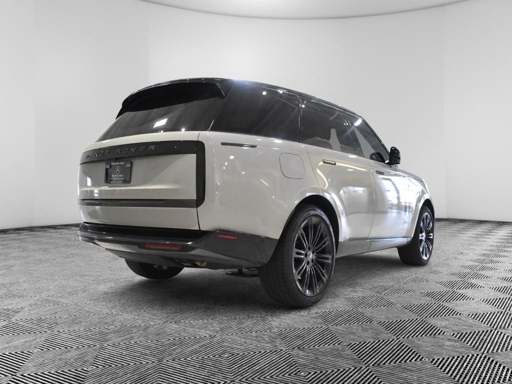 Used 2025 Land Rover Range Rover Autobiography image 5