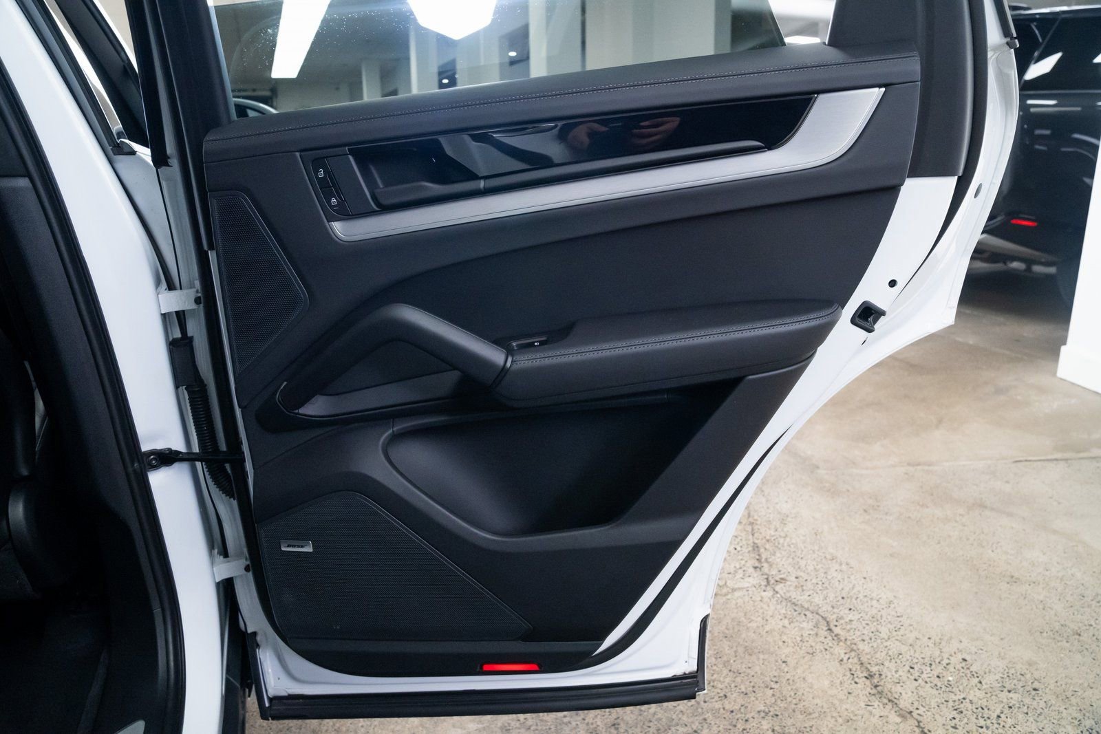 Used 2024 Porsche Cayenne Turbo AWD/4WD image 26