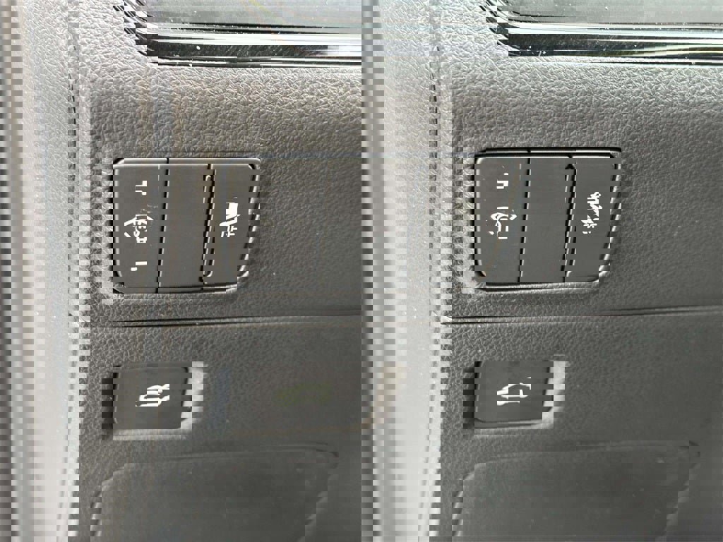 Certified 2025 Kia K5 GT w/ GT1 Package image 21