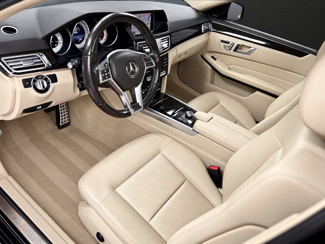 Used 2016 Mercedes-Benz E 350 4MATIC Sedan w/ Premium Package image 17