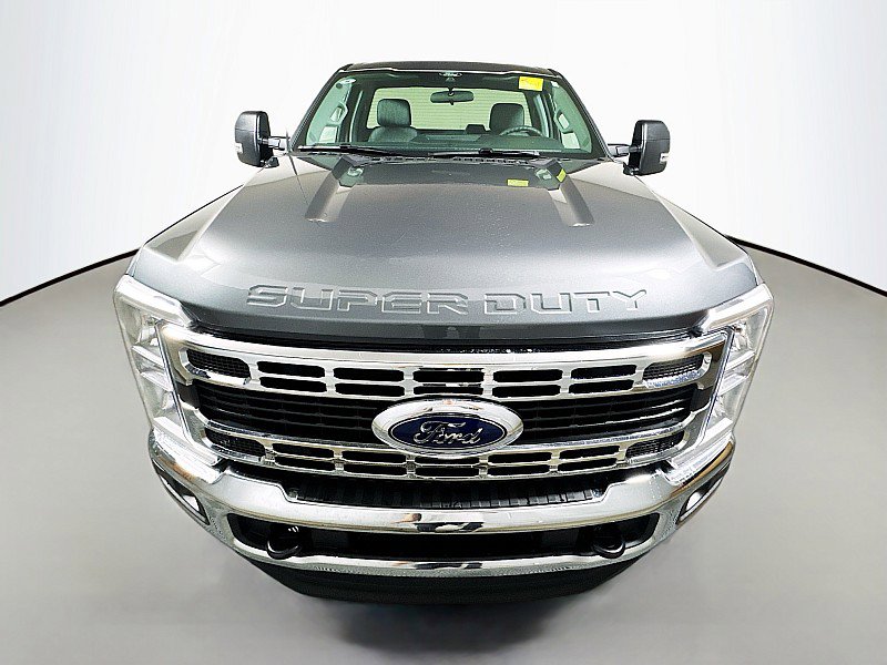 New 2026 Ford F350 XLT image 2