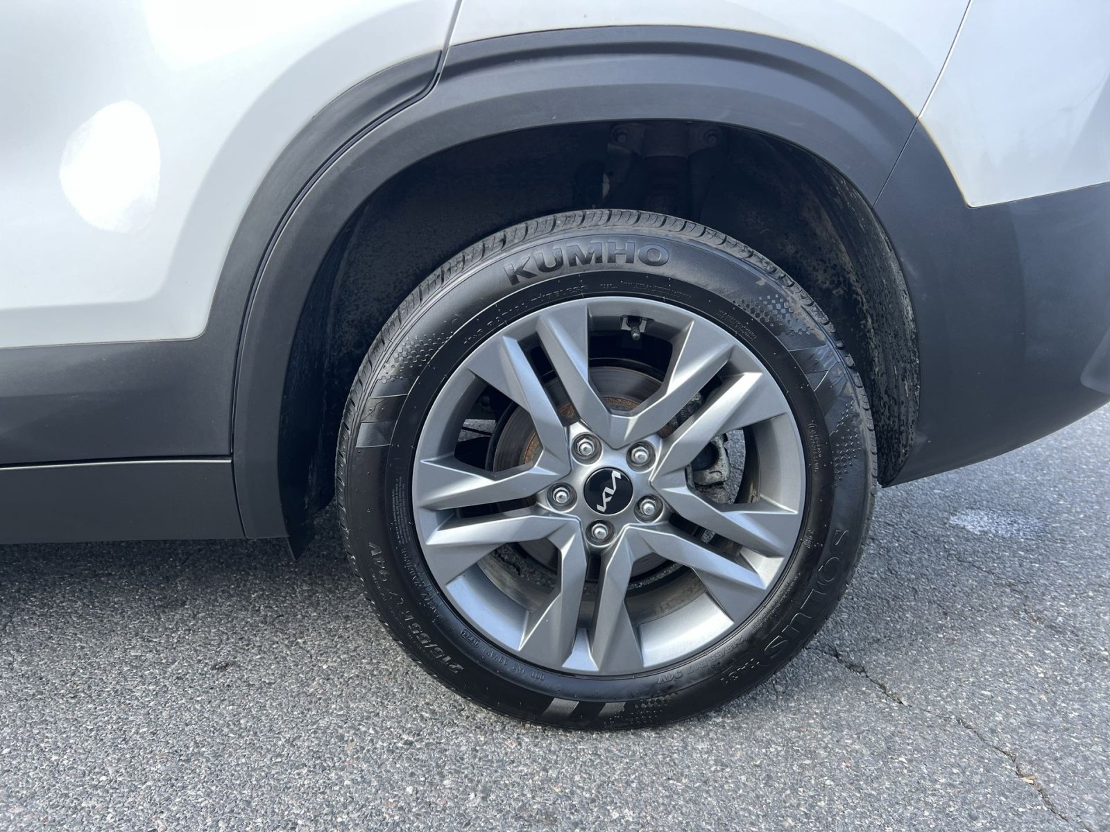 Used 2023 Kia Seltos LX image 12