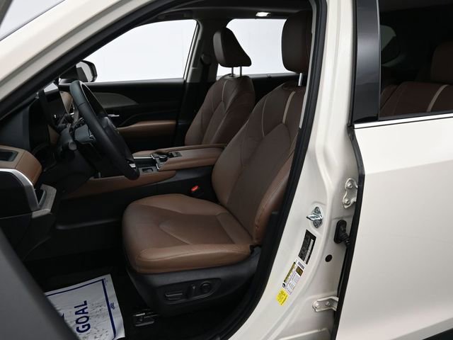 Used 2024 Toyota Grand Highlander Platinum image 13