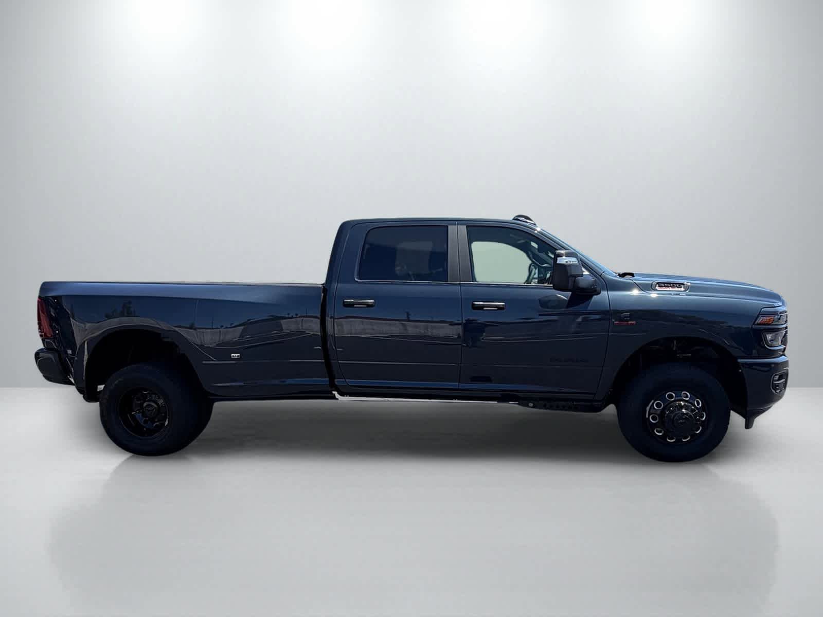 New 2026 RAM 3500 Big Horn AWD/4WD image 8