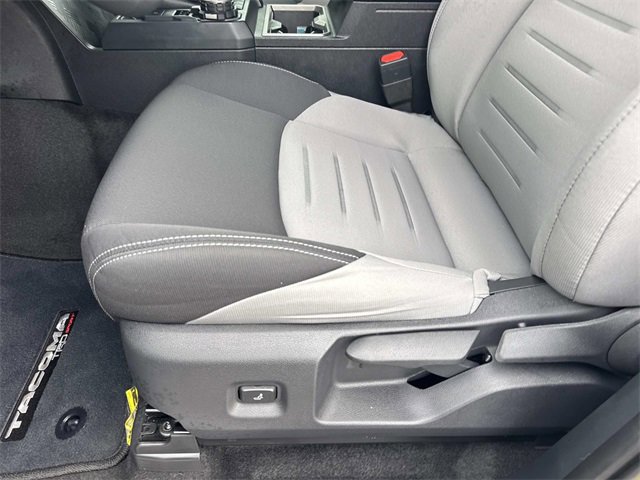 Used 2025 Toyota Tacoma TRD Sport image 18