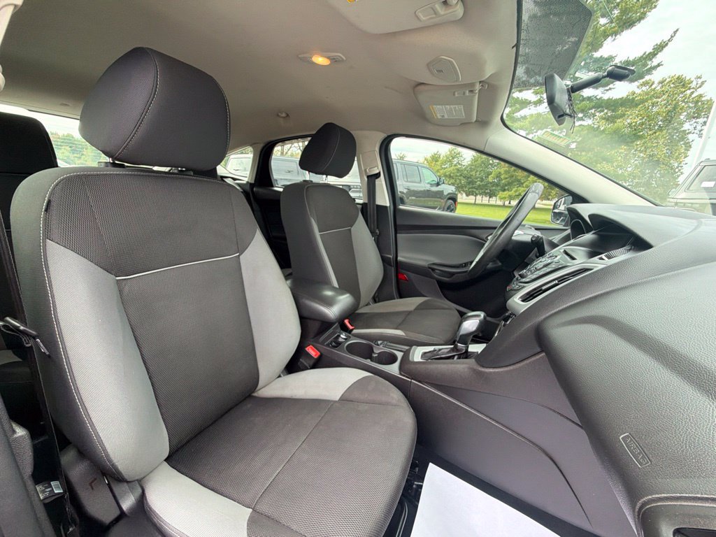Used 2014 Ford Focus SE FWD image 38