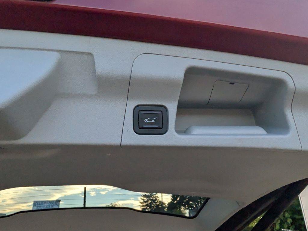 Used 2017 GMC Acadia SLT AWD/4WD image 48