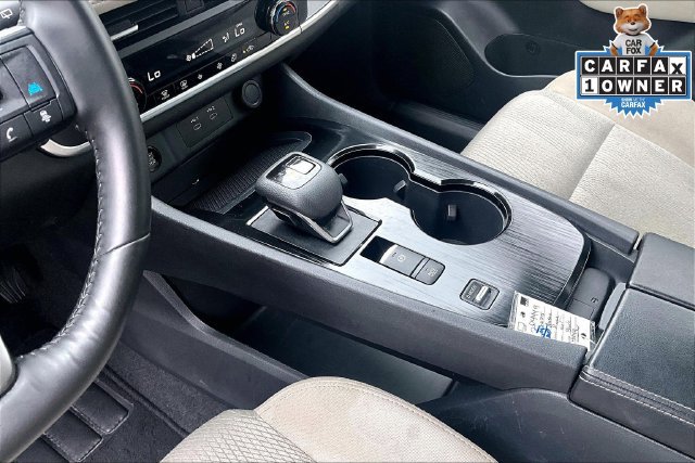 Used 2025 Nissan Rogue SV FWD image 17