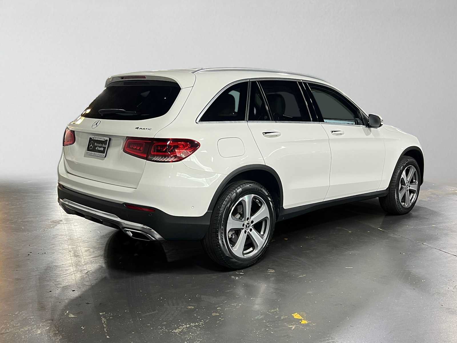 Used 2022 Mercedes-Benz GLC 300 4MATIC image 3
