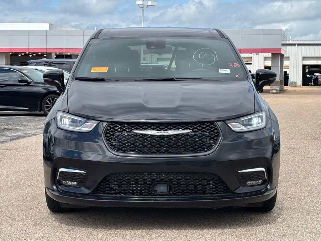 Used 2025 Chrysler Pacifica Select FWD image 3