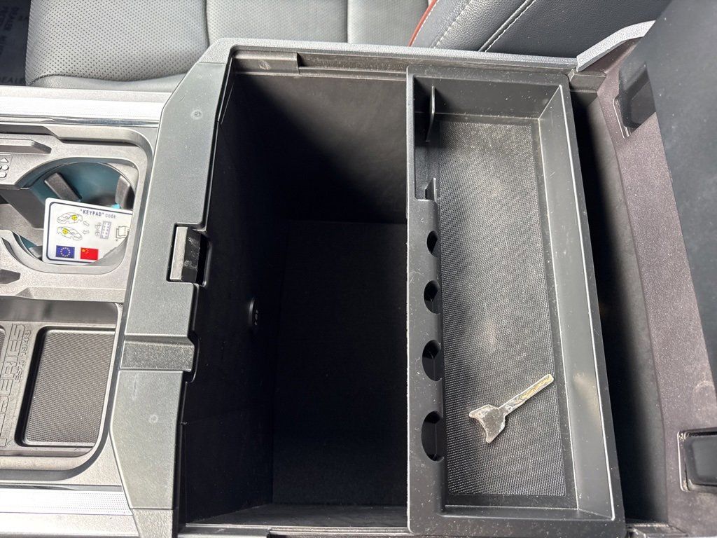 Used 2024 Ford F350 Lariat image 30