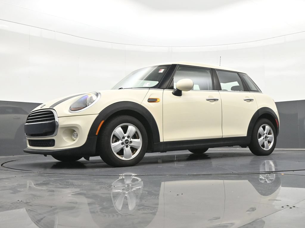 Used 2019 MINI Cooper 4-Door Hardtop w/ Signature Upholstery Package FWD image 24