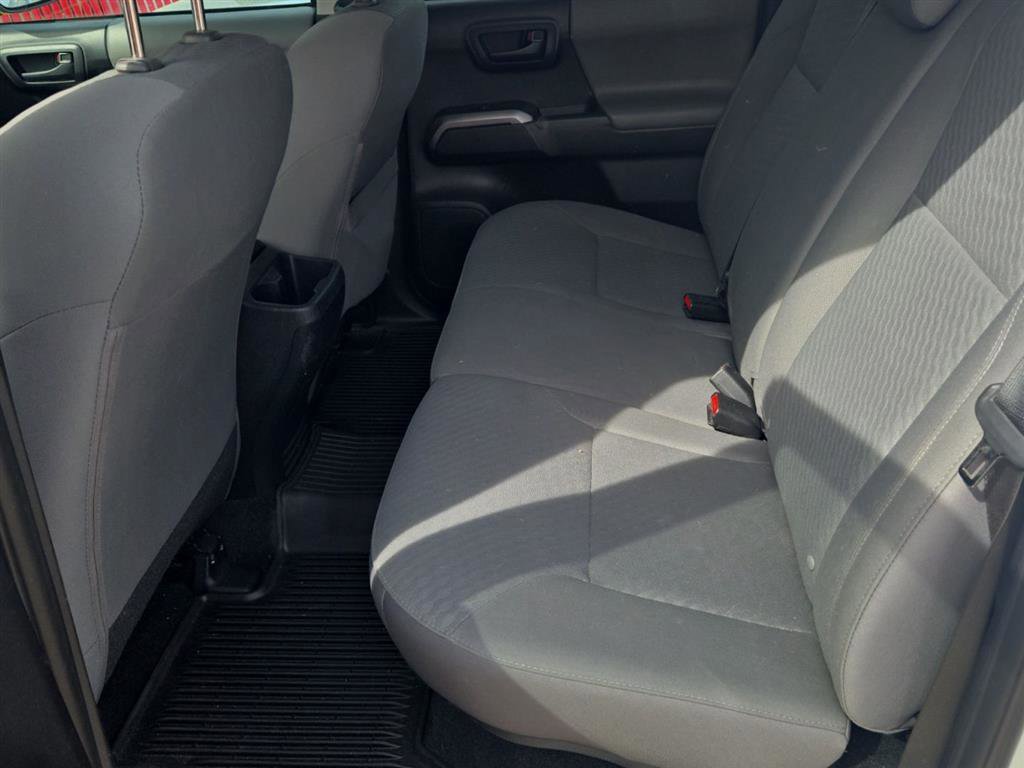 Used 2020 Toyota Tacoma SR5 AWD/4WD image 13